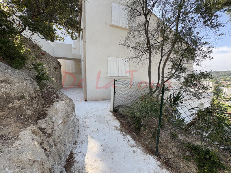 Appartement - 100 m² - 4 pièces