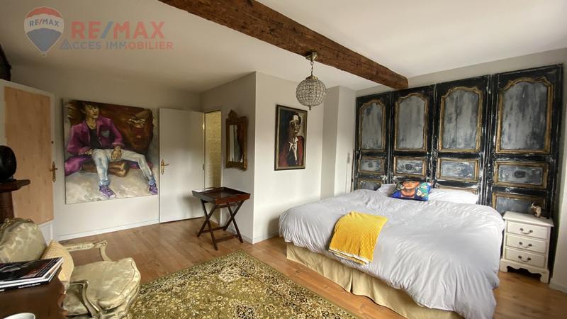 Maison - 392 m² - 12 pièces