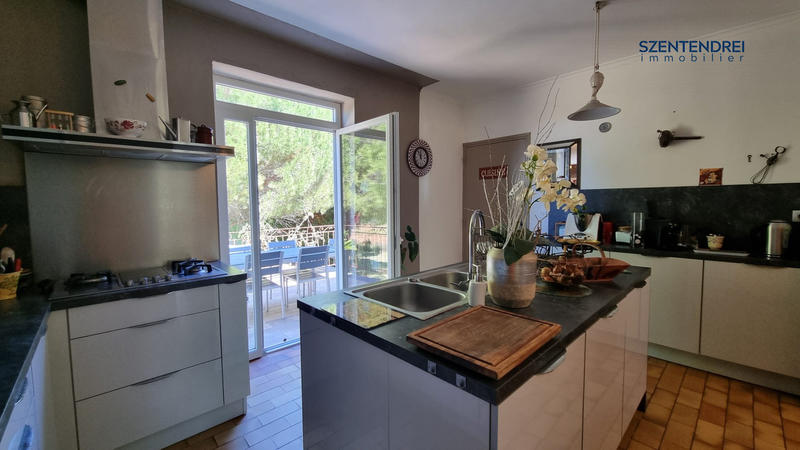 Maison - 180 m² - 7 pièces