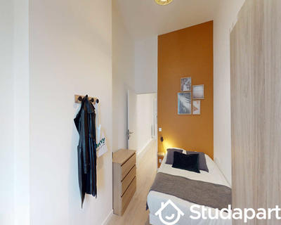 Chambre - 130 m² - 1 pièce