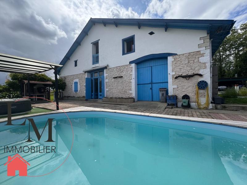 Bastide - 236 m² - 9 pièces