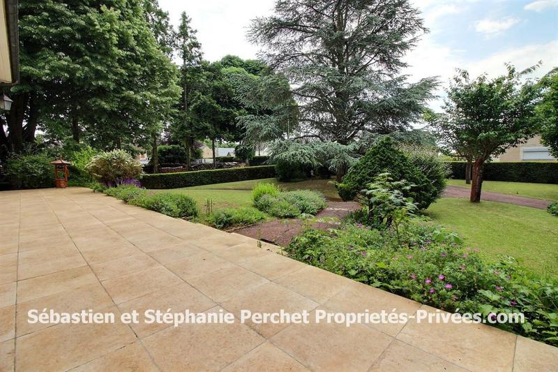 Maison - 229 m² - 8 pièces