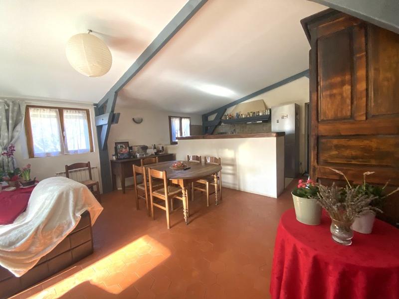 Maison - 110 m² - 10 pièces