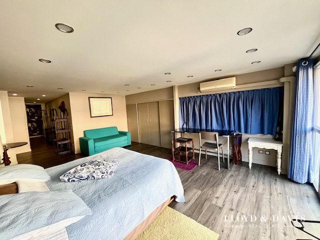 Duplex - 195 m² - 7 pièces