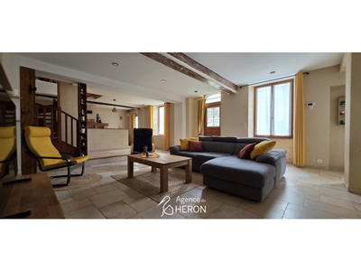 Maison - 217 m² - 6 pièces