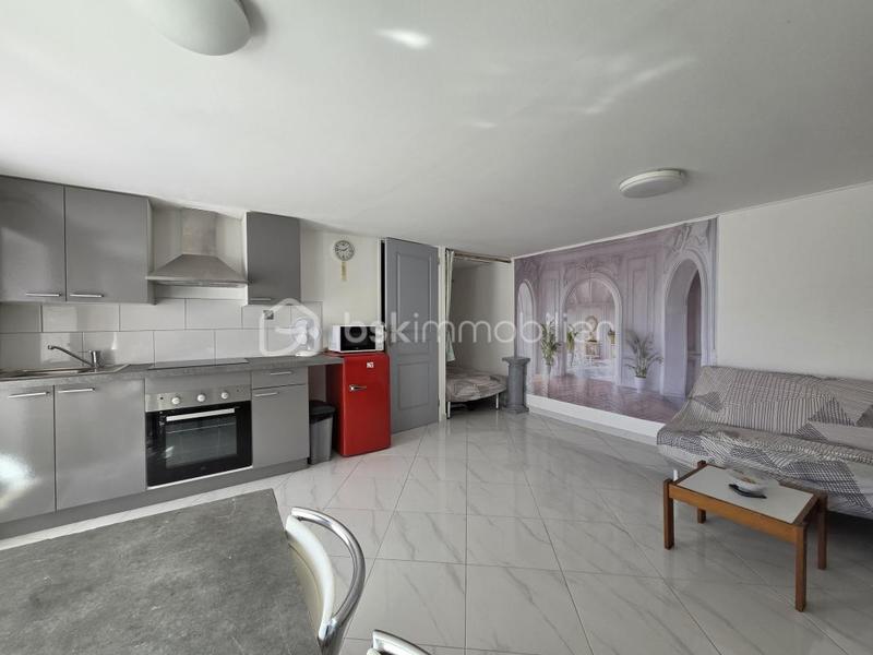 Propriété - 245 m² - 7 pièces