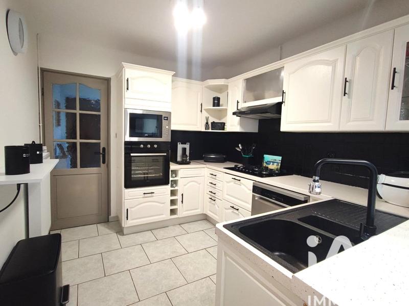 Maison - 95 m² - 5 pièces