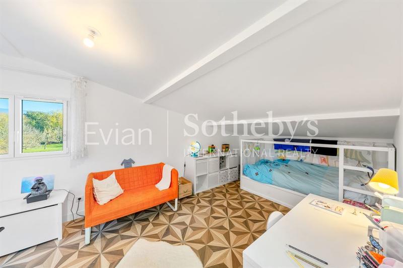 Maison - 269 m² - 7 pièces