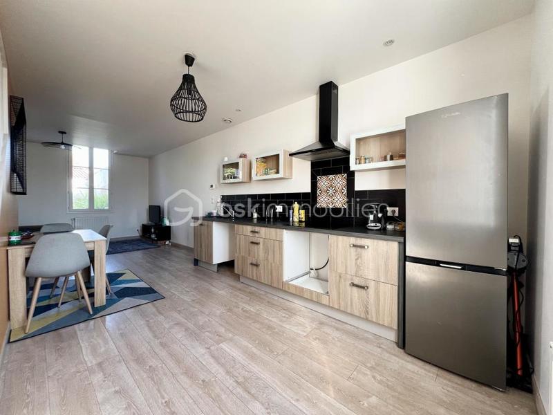Maison - 213 m² - 9 pièces