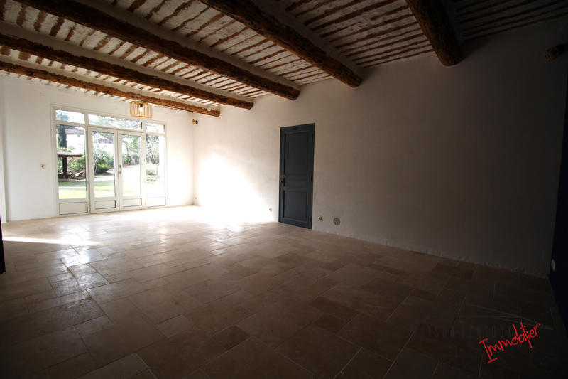 Mas - 240 m² - 10 pièces