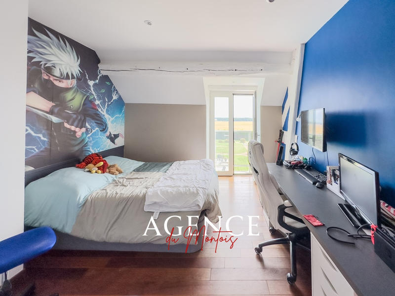 Maison - 232 m² - 7 pièces