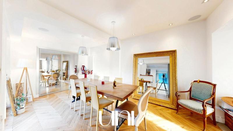 Maison de ville - 232 m² - 8 pièces