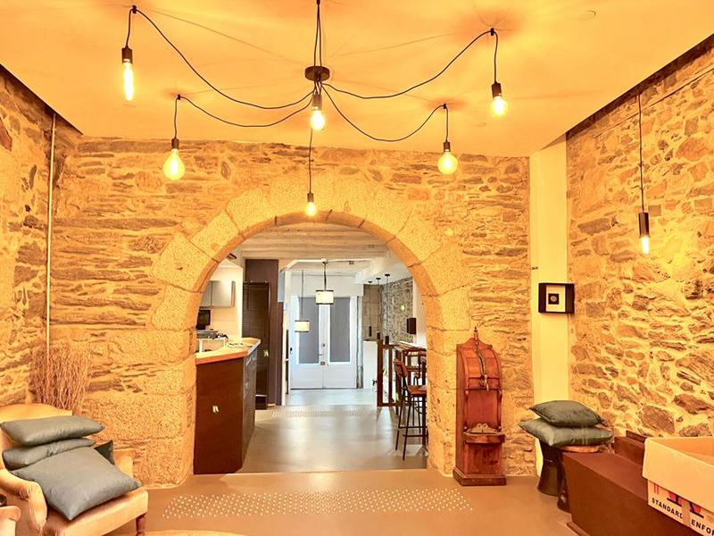 Maison - 230 m² - 13 pièces