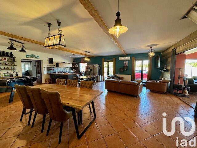 Maison - 280 m² - 11 pièces