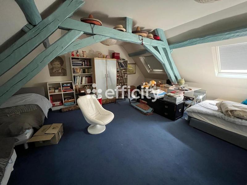 Demeure - 233 m² - 9 pièces