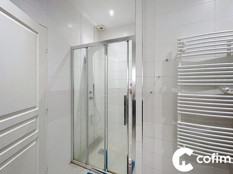 Maison - 180 m² - 7 pièces