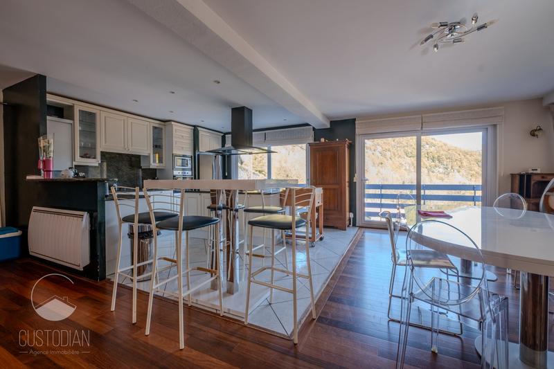 Maison - 650 m² - 15 pièces