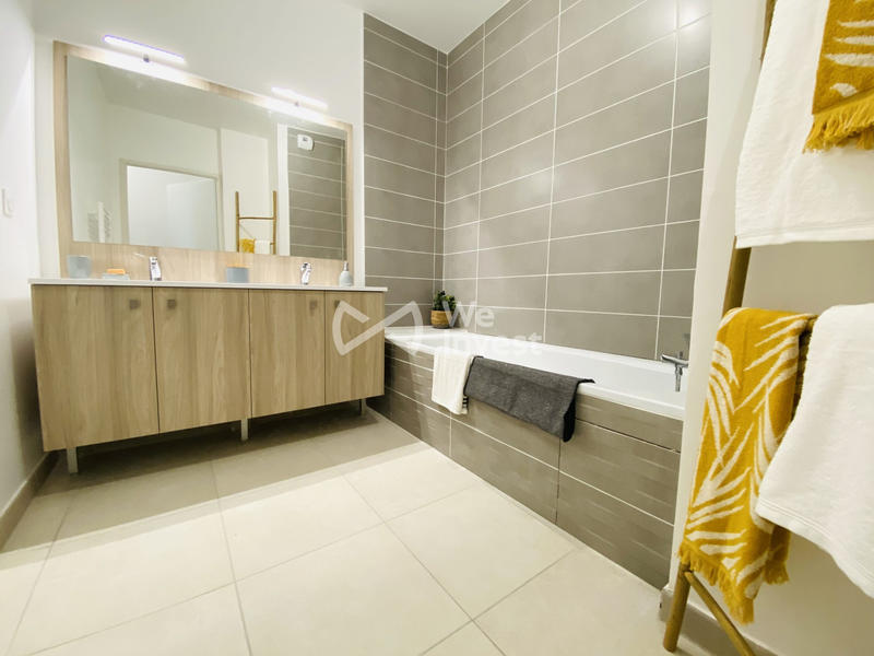 Appartement - 90 m² - 4 pièces