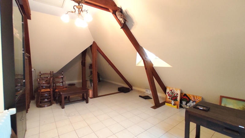 Maison - 222 m² - 6 pièces