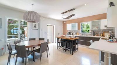 Villa - 313 m² - 8 pièces