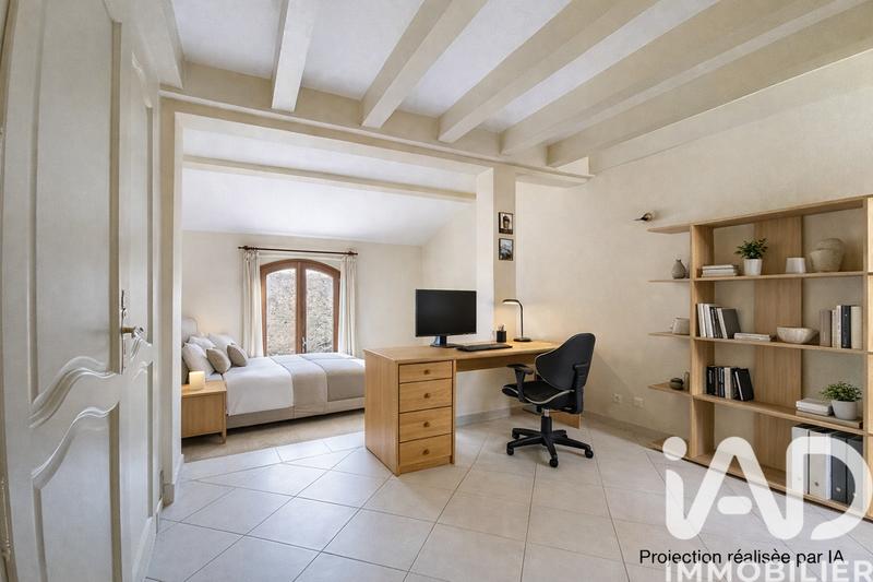 Maison - 231 m² - 7 pièces