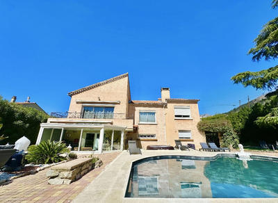 Villa - 250 m² - 7 pièces