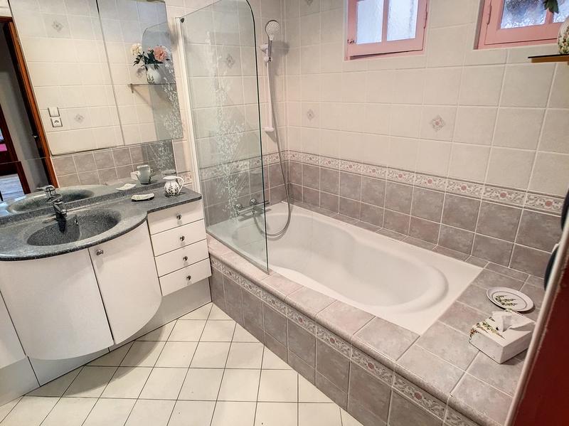 Maison ancienne - 137 m² - 6 pièces