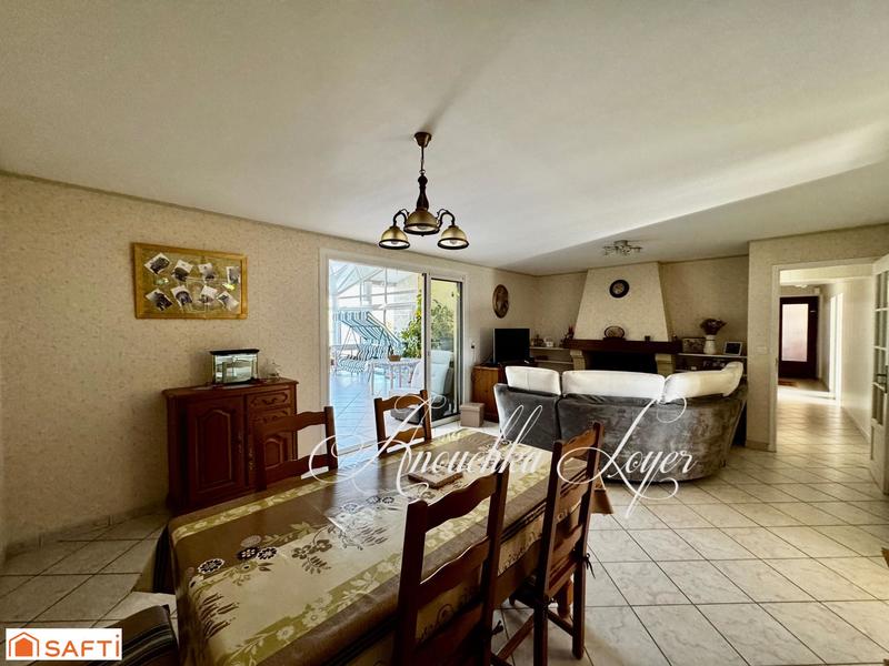 Maison - 292 m² - 9 pièces