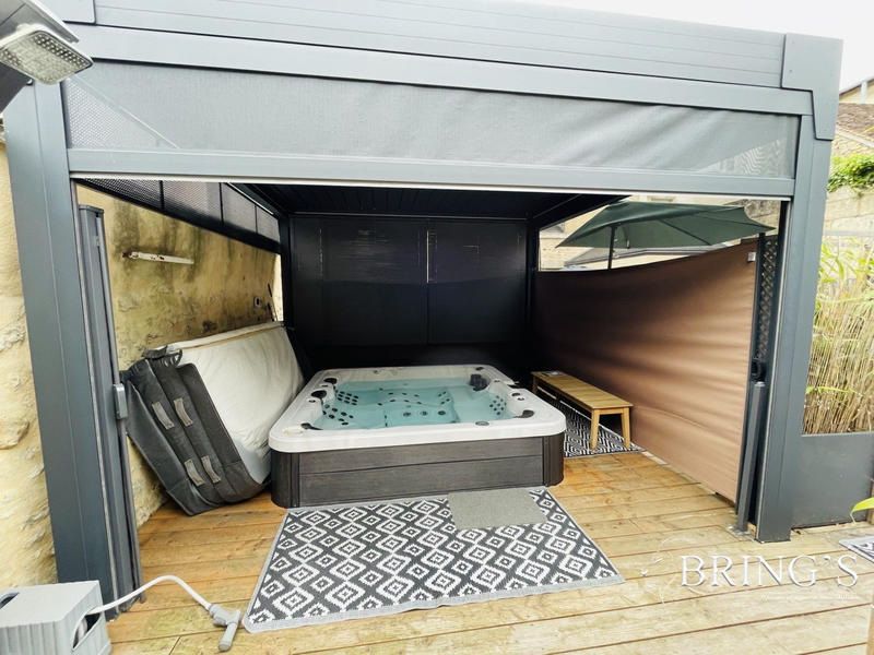 Maison - 309 m² - 12 pièces