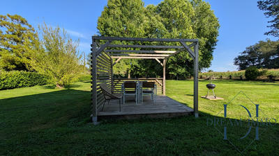 Maison - 235 m² - 7 pièces