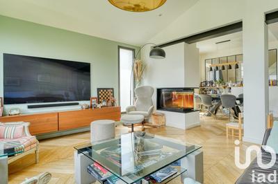 Maison - 200 m² - 8 pièces