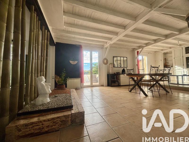 Maison - 200 m² - 8 pièces