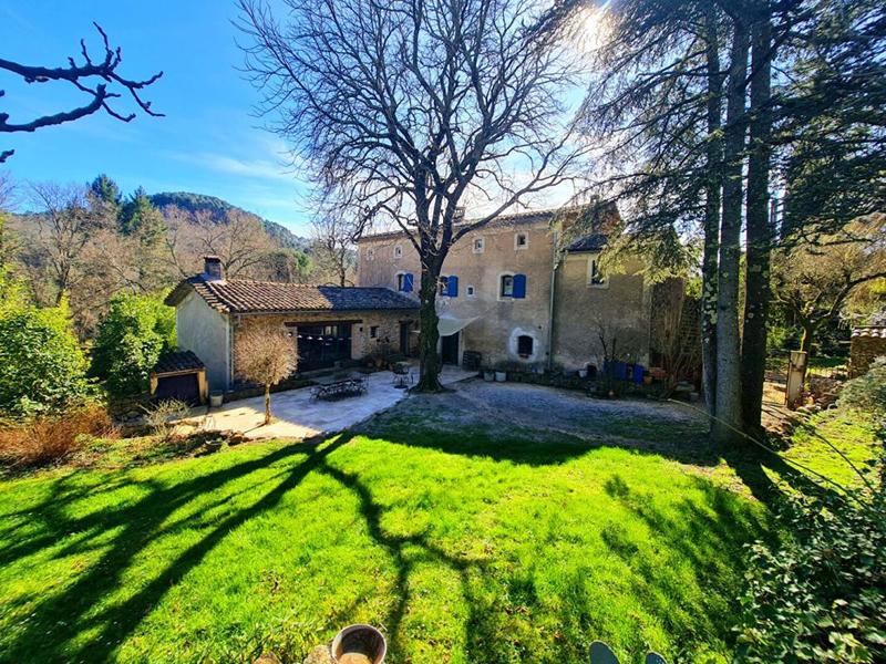 Mas - 523 m² - 15 pièces