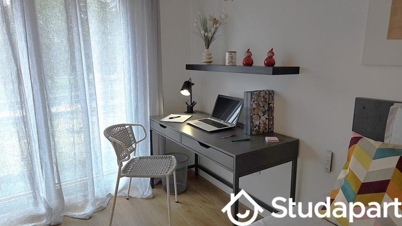 Chambre - 10 m² - 1 pièce