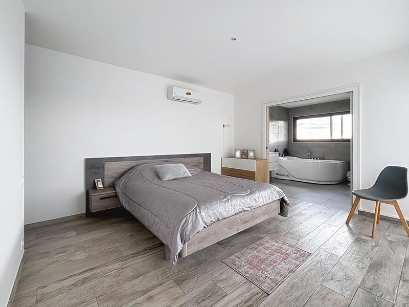 Maison - 164 m² - 7 pièces