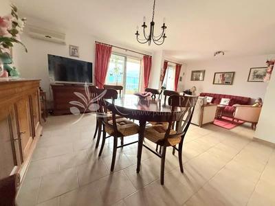 Appartement - 83 m² - 4 pièces