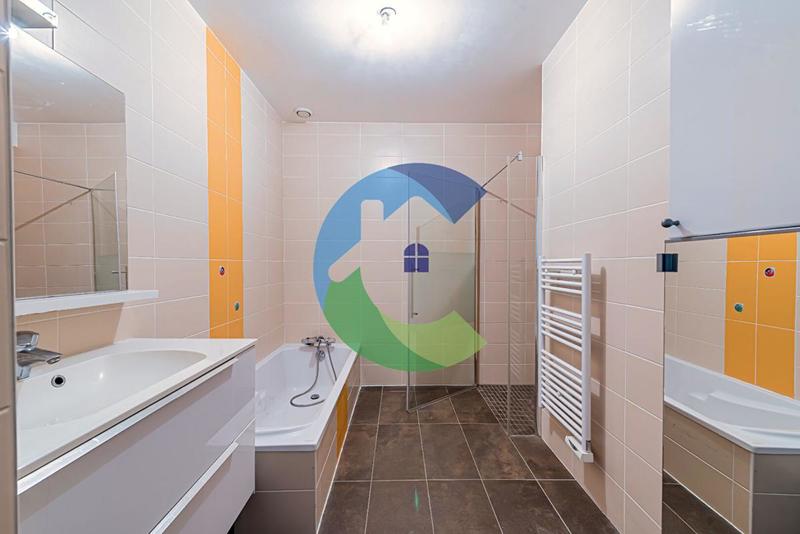 Maison - 171 m² - 6 pièces