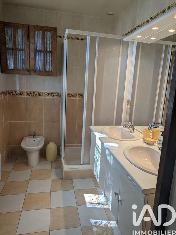 Maison - 277 m² - 9 pièces