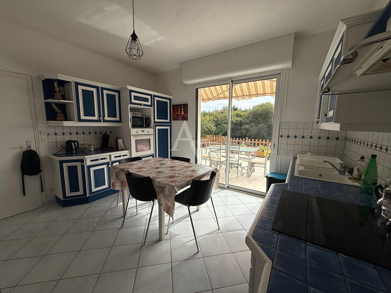 Maison - 339 m² - 11 pièces