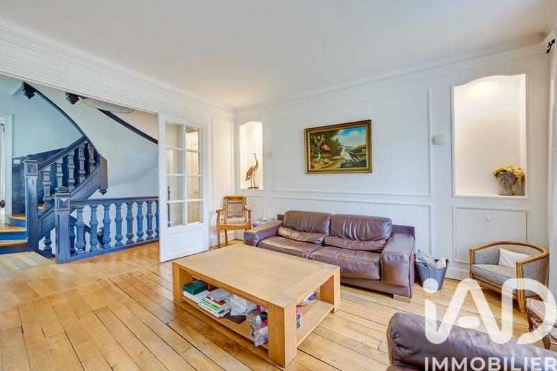 Maison - 299 m² - 10 pièces