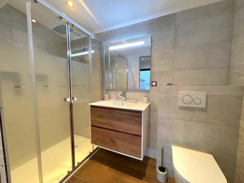 Maison - 246 m² - 7 pièces