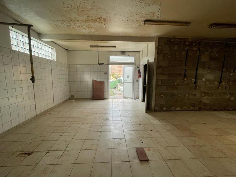 Maison - 415 m² - 9 pièces