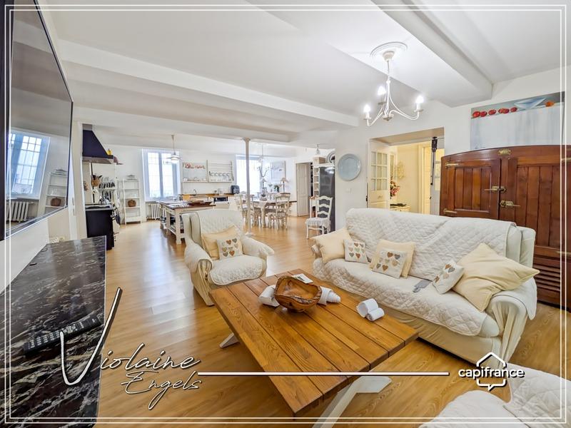 Maison de maîtres - 408 m² - 8 pièces