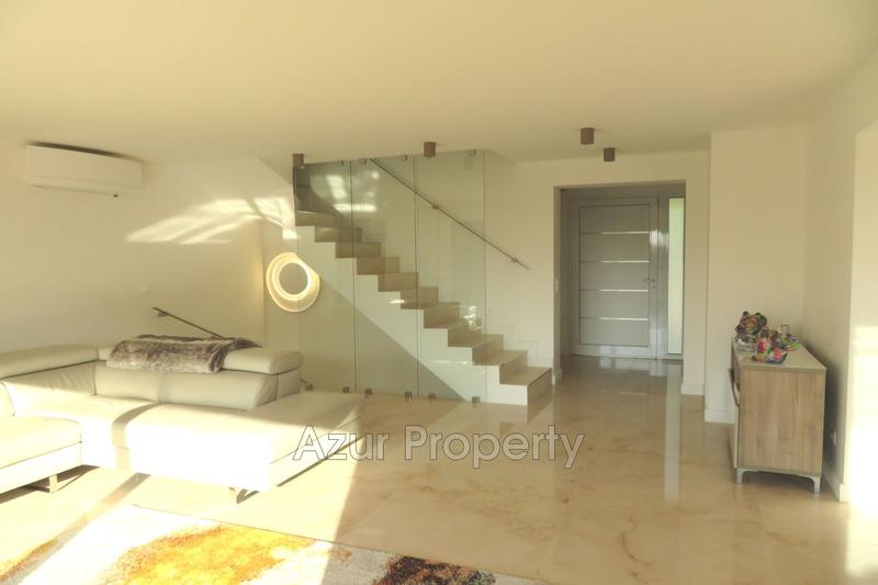 Villa - 210 m² - 6 pièces