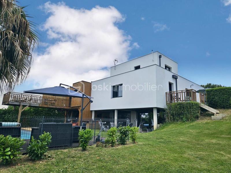 Maison - 150 m² - 4 pièces