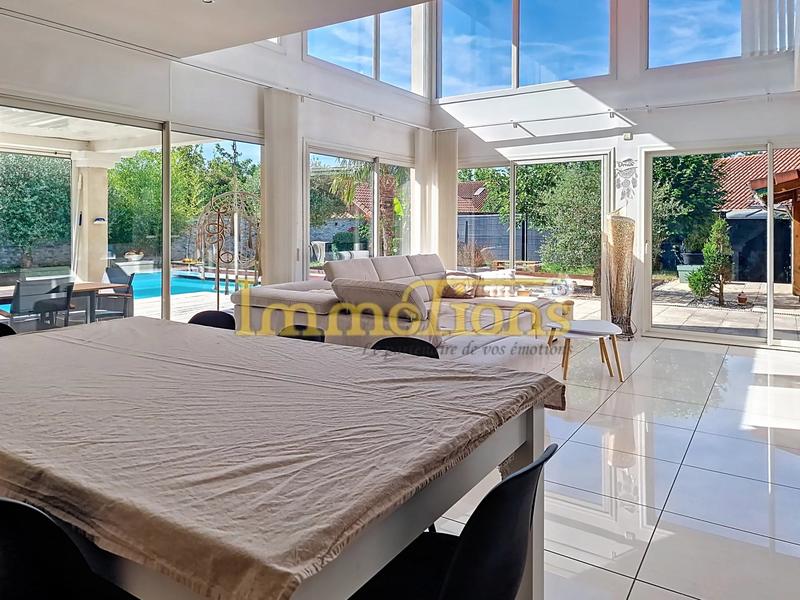 Maison - 166 m² - 6 pièces