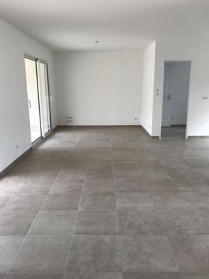 Maison - 1 150 m² - 4 pièces