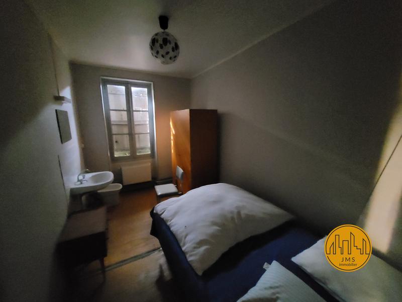 Maison - 380 m² - 12 pièces