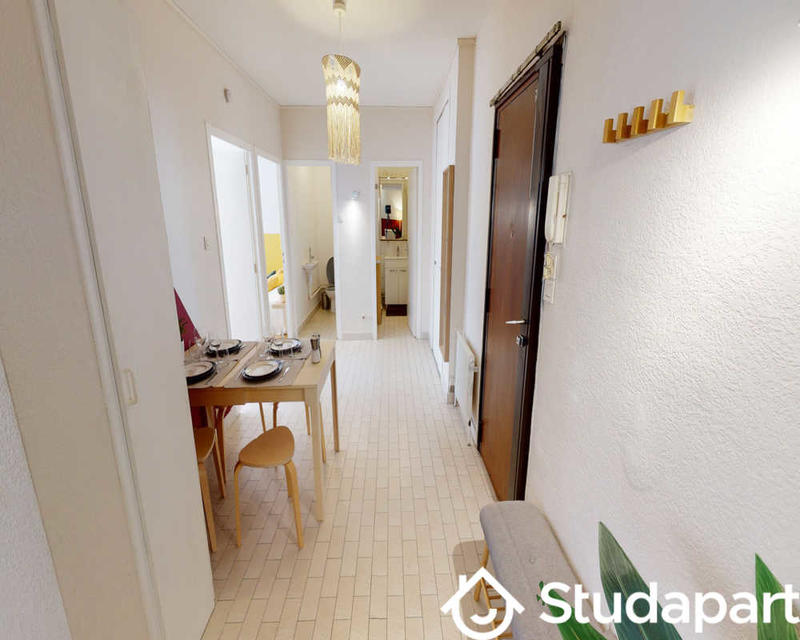 Chambre - 90 m² - 1 pièce