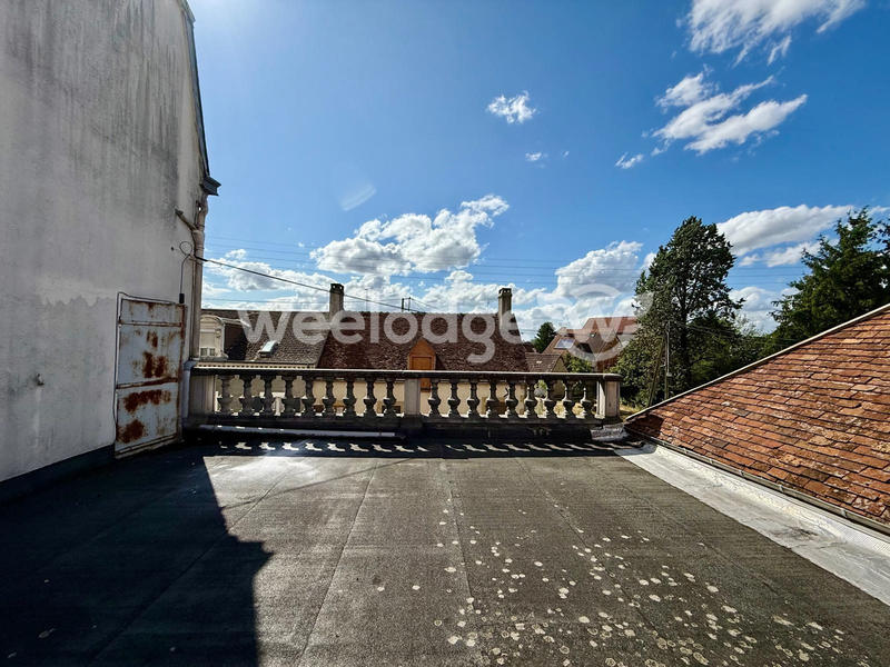 Maison - 212 m² - 9 pièces